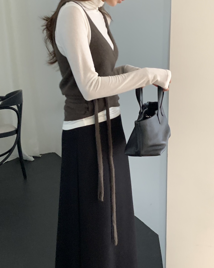 NOTICE韓國代購㊣女士新款25秋冬熱賣休閑推薦職業吊帶背心NOTICE吊帶/背心