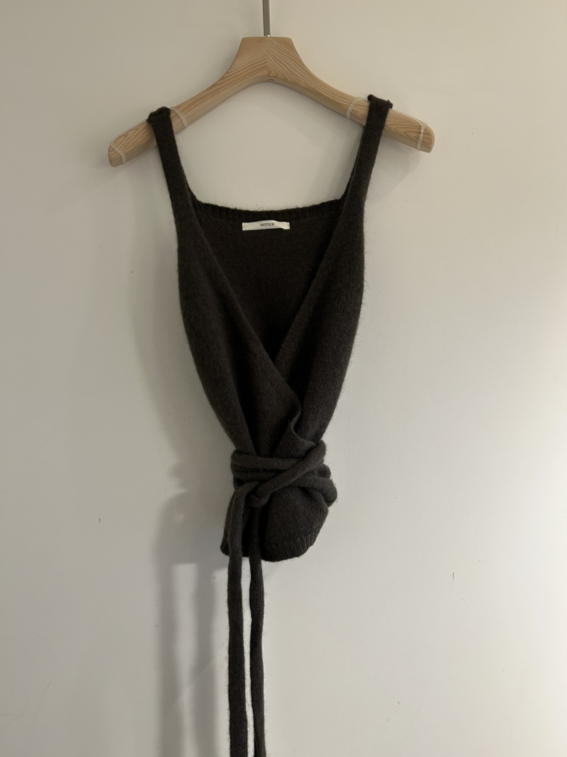 NOTICE韓國代購㊣女士新款25秋冬熱賣休閑推薦職業吊帶背心NOTICE吊帶/背心圖色2