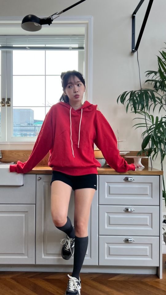 HEY/TO SEWING韓國直郵㊣女士新款休閑職業推薦熱賣衛衣刺繡BY HEY/TO SEWING衛衣