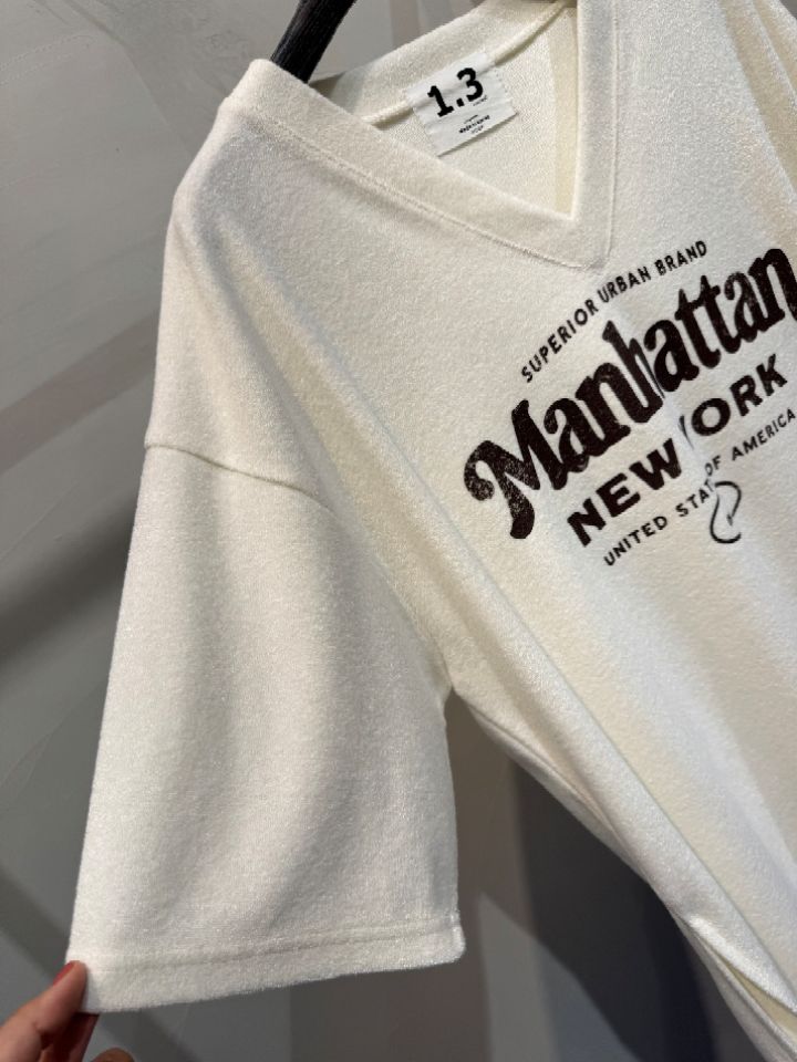 1.3韓國直郵㊣女裝新款熱賣人氣休閑25秋冬時尚職業推薦T恤1.3T恤