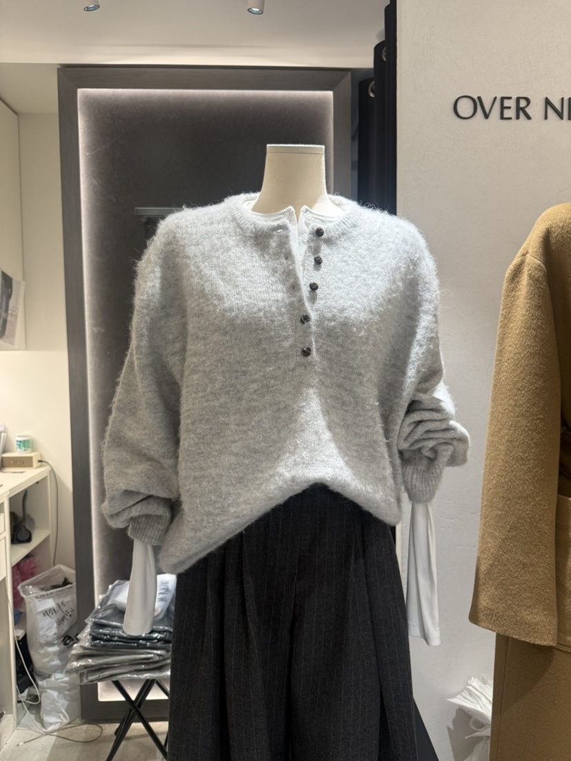 OVER NEAR東大門㊣直郵女裝新款熱賣時尚休閑針織衫不含內搭OVER NEAR針織衫圖色3