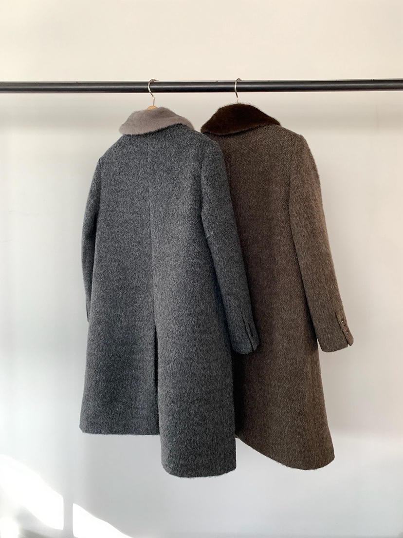 UNDERSON東大門㊣實拍女裝新款25秋冬推薦人氣中長款大衣貂皮UNDERSON中長款大衣