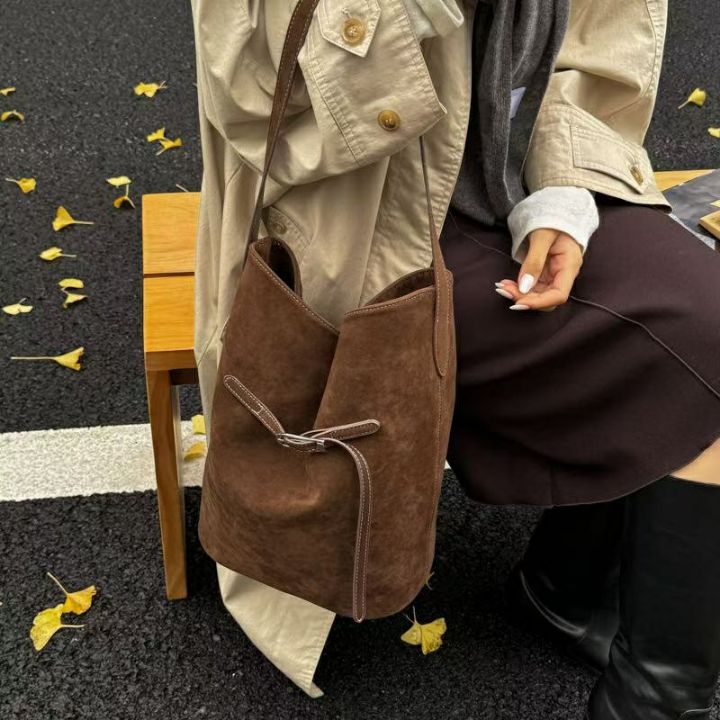 TROUVAILLE東大門㊣實拍女裝新品職業人氣25秋冬單肩斜跨包麂皮TROUVAILLE單肩/斜跨包