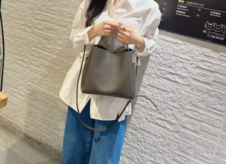 TROUVAILLE韓國直郵㊣女士新款熱賣25秋冬手拿包腋下包牛皮TROUVAILLE手拿包/腋下包