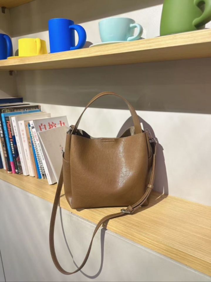 TROUVAILLE韓國直郵㊣女士新款熱賣25秋冬手拿包腋下包牛皮TROUVAILLE手拿包/腋下包圖色1