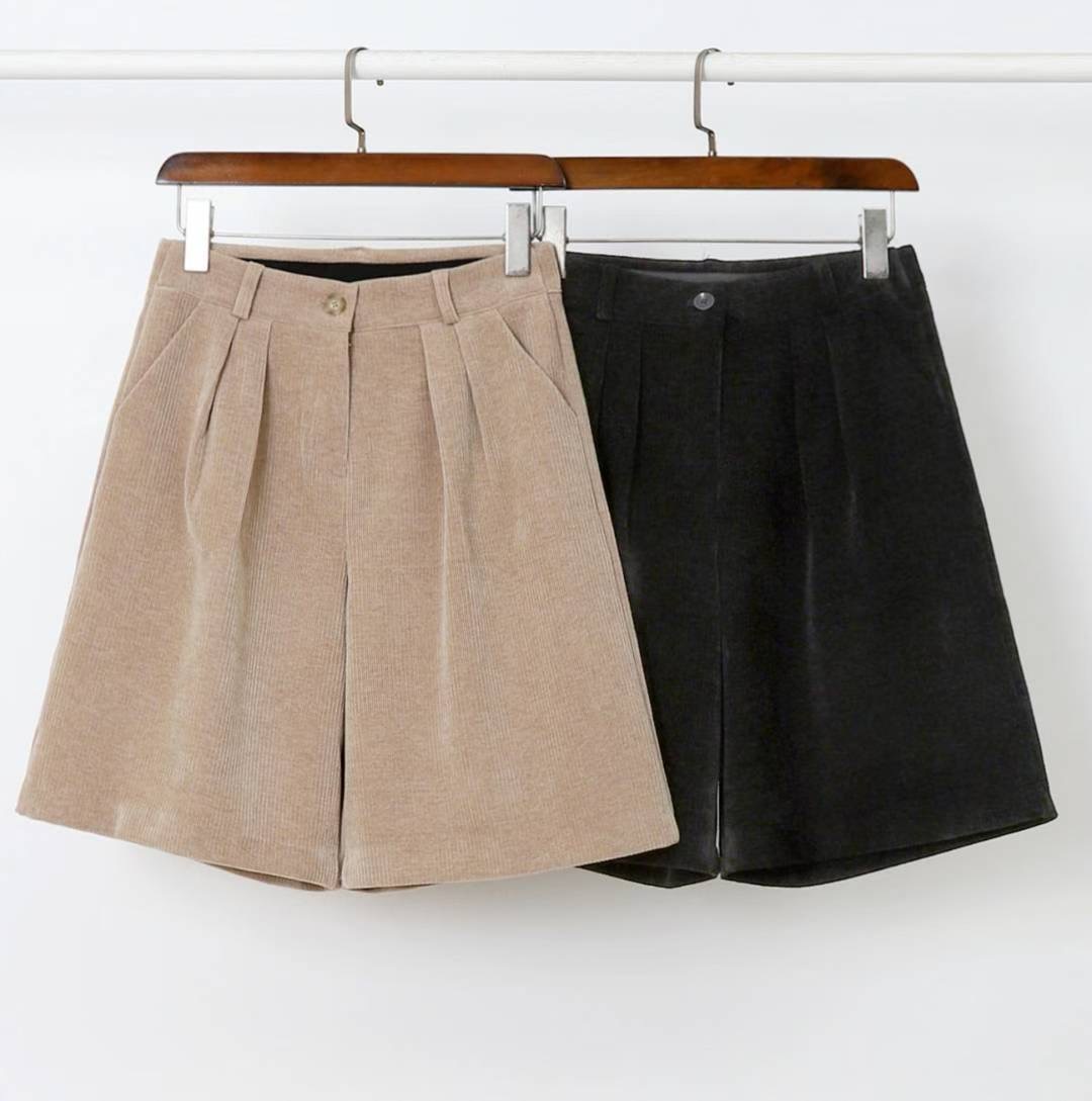 삐삐東大門㊣代購女士新款職業熱賣25秋冬時尚短褲天鵝絨褶裥Pager短褲圖色2左二色
