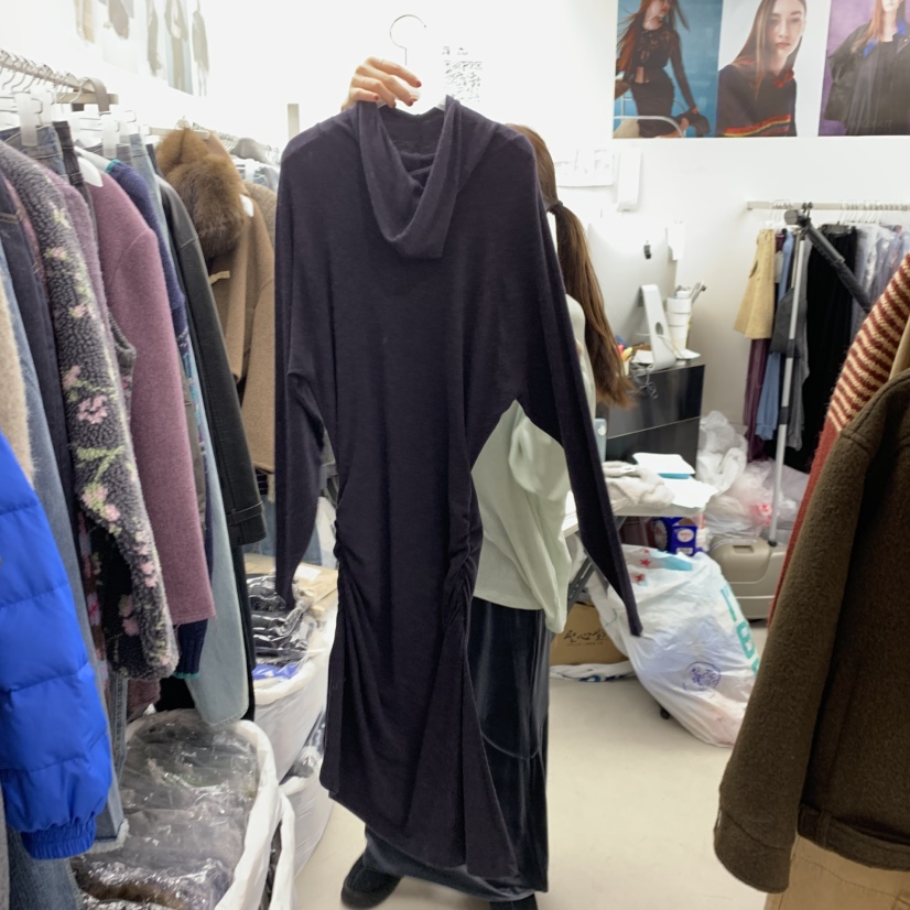 SOLD OUT東大門㊣代購女裝新品熱賣25秋冬人氣連衣裙褶皺連帽SOLD OUT連衣裙