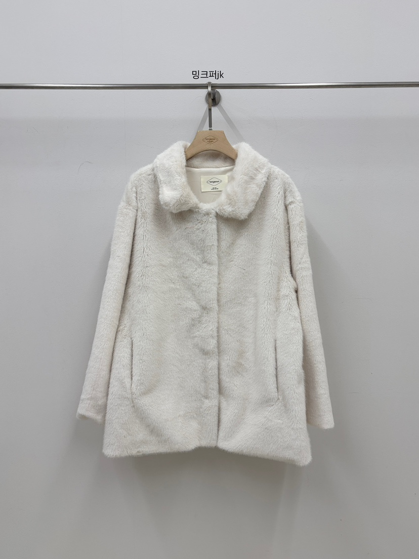 VERGAMOT東大門㊣實拍女裝新款25秋冬熱賣職業短款大衣貂皮VERGAMOT短款大衣圖色1