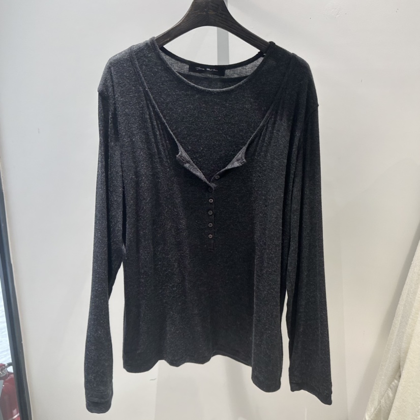 JANE BIRKIN東大門㊣直郵女裝新品休閑熱賣人氣長袖T恤紐扣JANE BIRKIN設計師品牌長袖T恤圖色2黑色