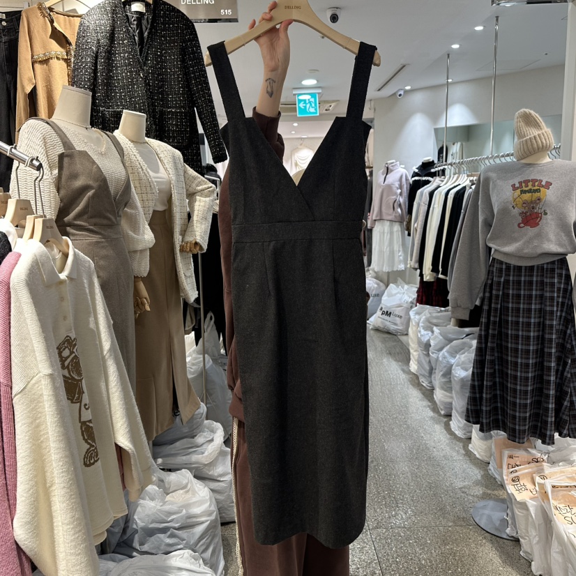DELLING東大門㊣直郵女裝新品熱賣人氣25秋冬連衣裙不含內搭羊毛DELLING連衣裙圖色2