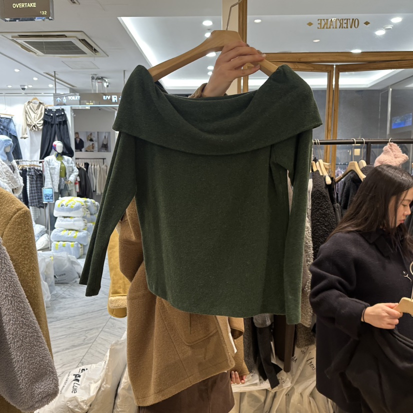 OVERTAKE東大門㊣實拍女裝新款真品熱賣休閑時尚長袖T恤露肩OVERTAKE長袖T恤