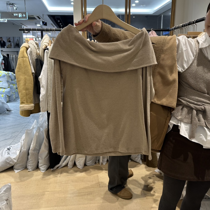 OVERTAKE東大門㊣實拍女裝新款真品熱賣休閑時尚長袖T恤露肩OVERTAKE長袖T恤圖色2