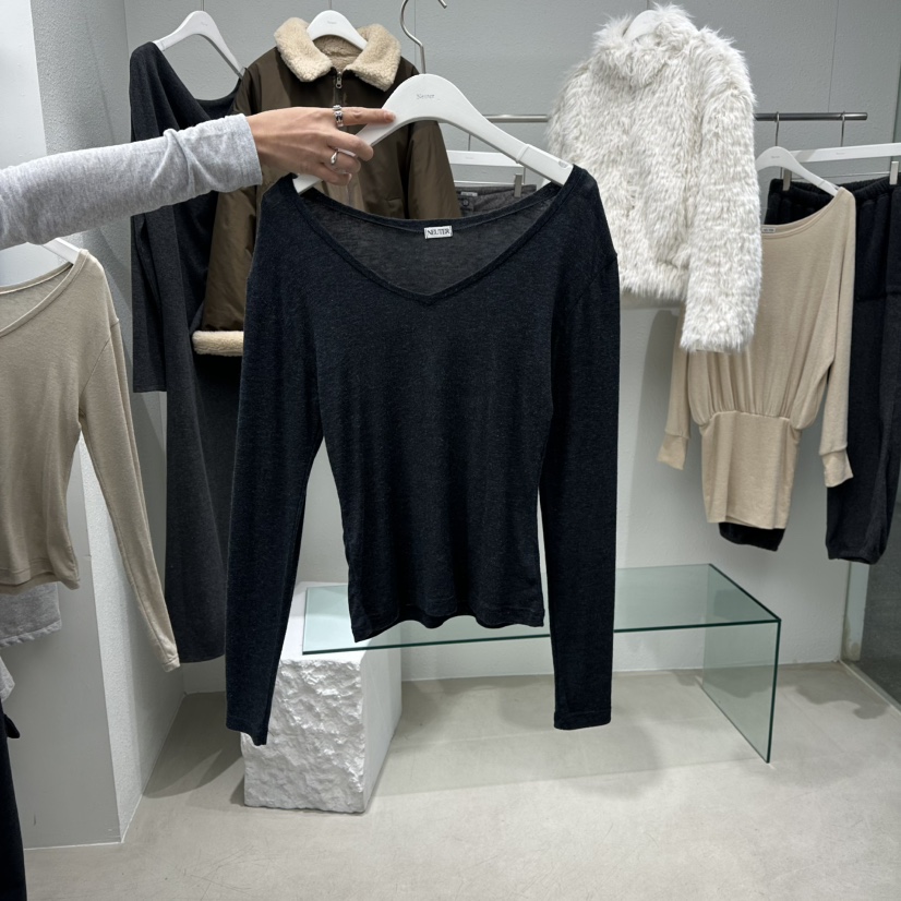 NEUTER東大門㊣代購女裝新品25秋冬真品推薦時尚職業長袖T恤NEUTER長袖T恤圖色4