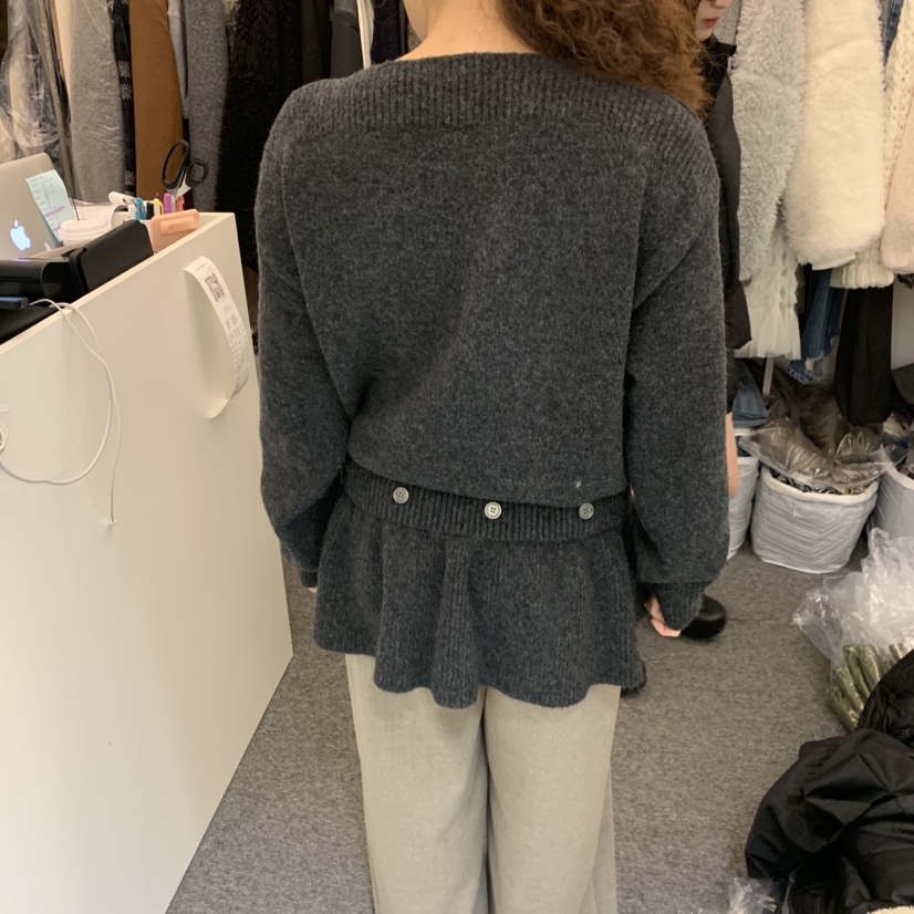 SALONDEMAG東大門㊣直郵女裝新品職業毛衣不含配飾荷葉邊紐扣SALONDEMAG毛衣