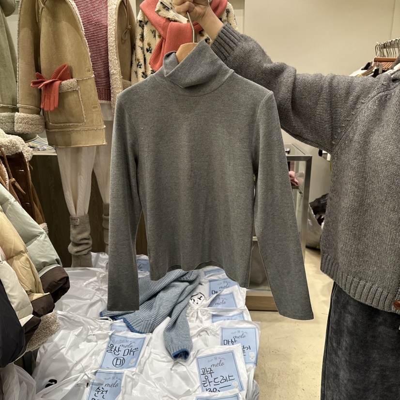 MELO韓國直郵㊣女裝新款熱賣真品休閑人氣時尚25秋冬長袖T恤MELO長袖T恤圖色2