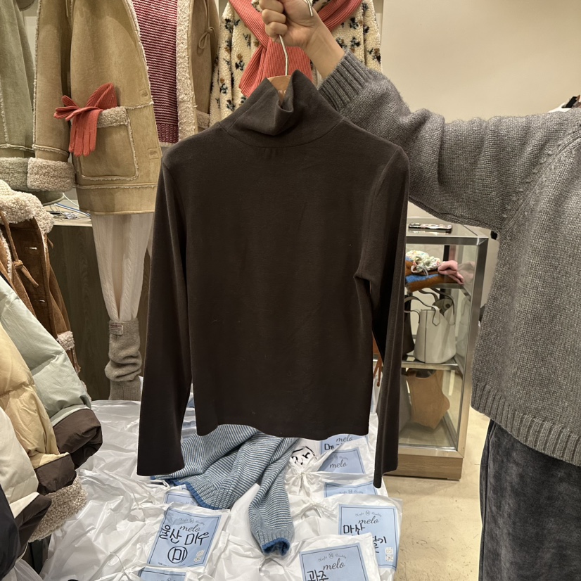 MELO韓國直郵㊣女裝新款熱賣真品休閑人氣時尚25秋冬長袖T恤MELO長袖T恤圖色3