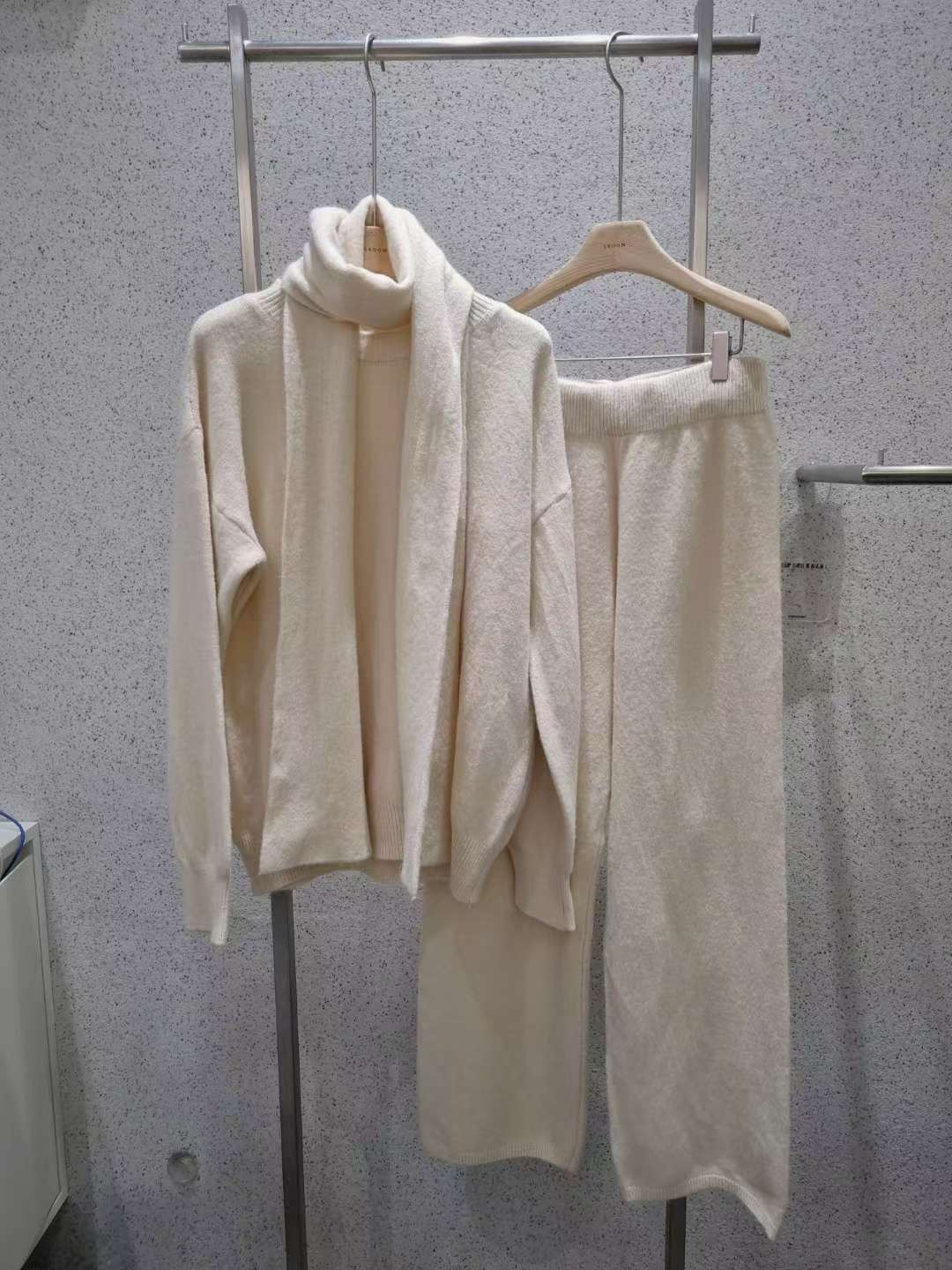 EROOM東大門㊣直郵女裝新品人氣職業25秋冬熱賣套裝套裝圍巾EROOM套裝圖色1