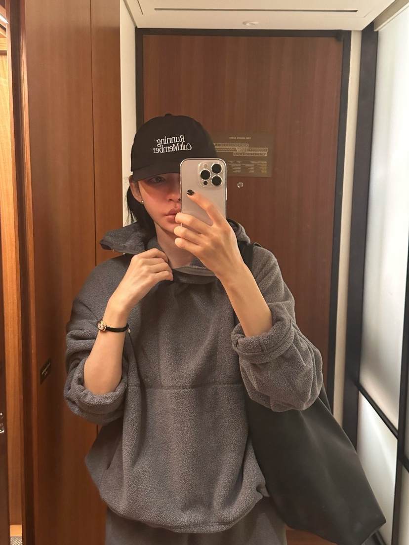 A Flan東大門㊣實拍女士新款休閑熱賣時尚人氣職業真品衛衣A:FLAN EDITION衛衣