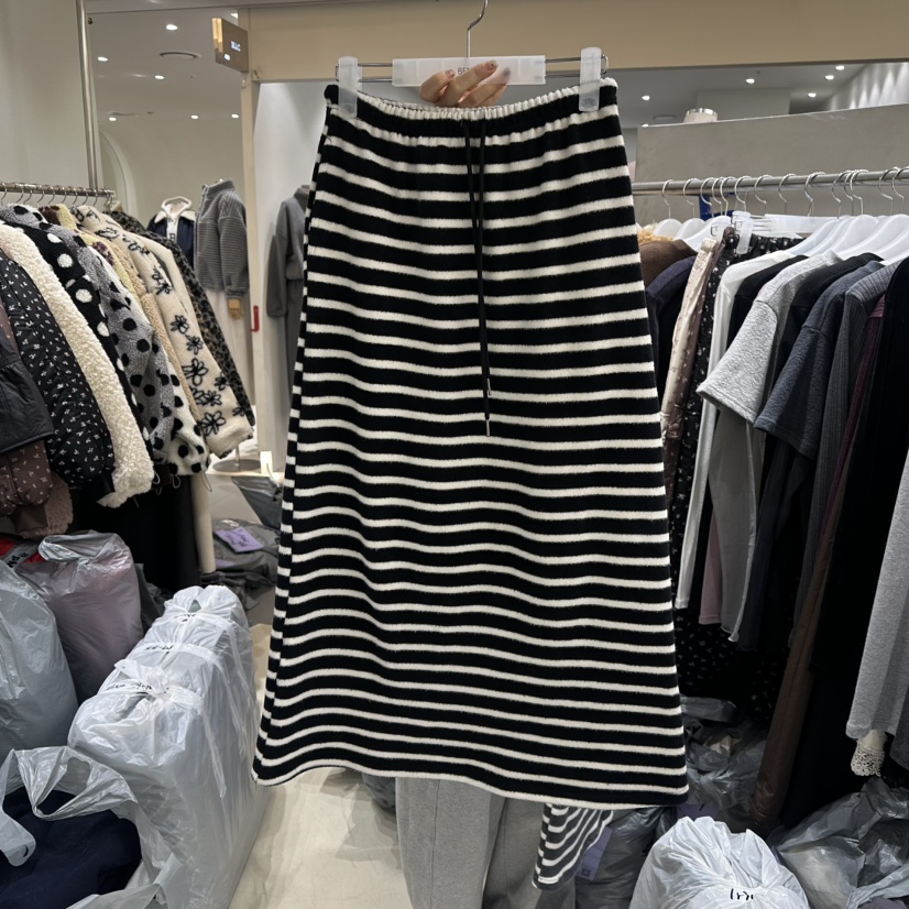 BENE韓國代購㊣女裝新款休閑熱賣推薦職業25秋冬時尚人氣長裙BENE長裙圖色4黑色