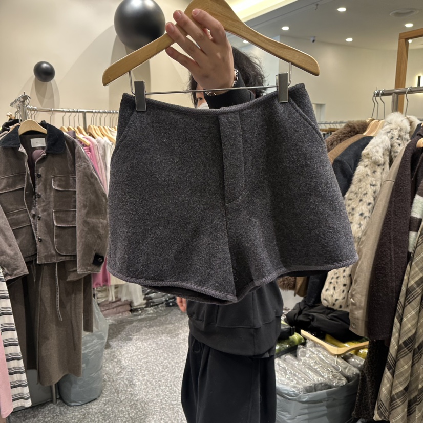 SOF韓國代購㊣女士新品人氣職業25秋冬時尚推薦短褲羊毛拉鏈SOF短褲圖色2