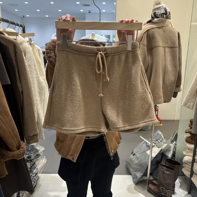 AURA韓國直郵㊣女裝新品職業人氣熱賣真品時尚25秋冬短褲羊毛Au ra短褲圖色2