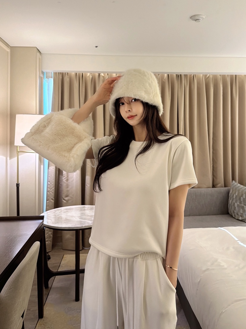 CLOTH東大門㊣實拍女士新品25秋冬推薦真品人氣職業T恤貂皮絨CLOTHT恤圖色1