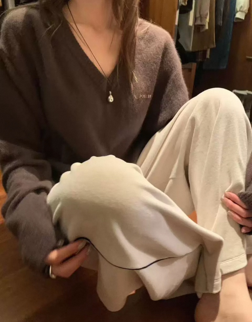 SHOP POSTER韓國直郵㊣女裝新品推薦時尚真品人氣針織衫V領SHOP_POSTER針織衫圖色3