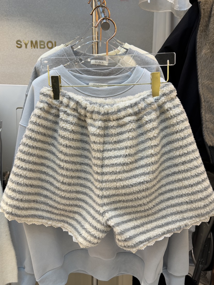SYMBOL韓國代購㊣女裝新品25秋冬時尚熱賣真品人氣短褲羊毛SYMBOL短褲
