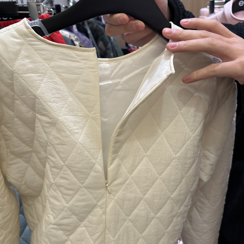 E/E/E東大門㊣代購女裝新品時尚職業推薦休閑熱賣真品衛衣E/E/E衛衣