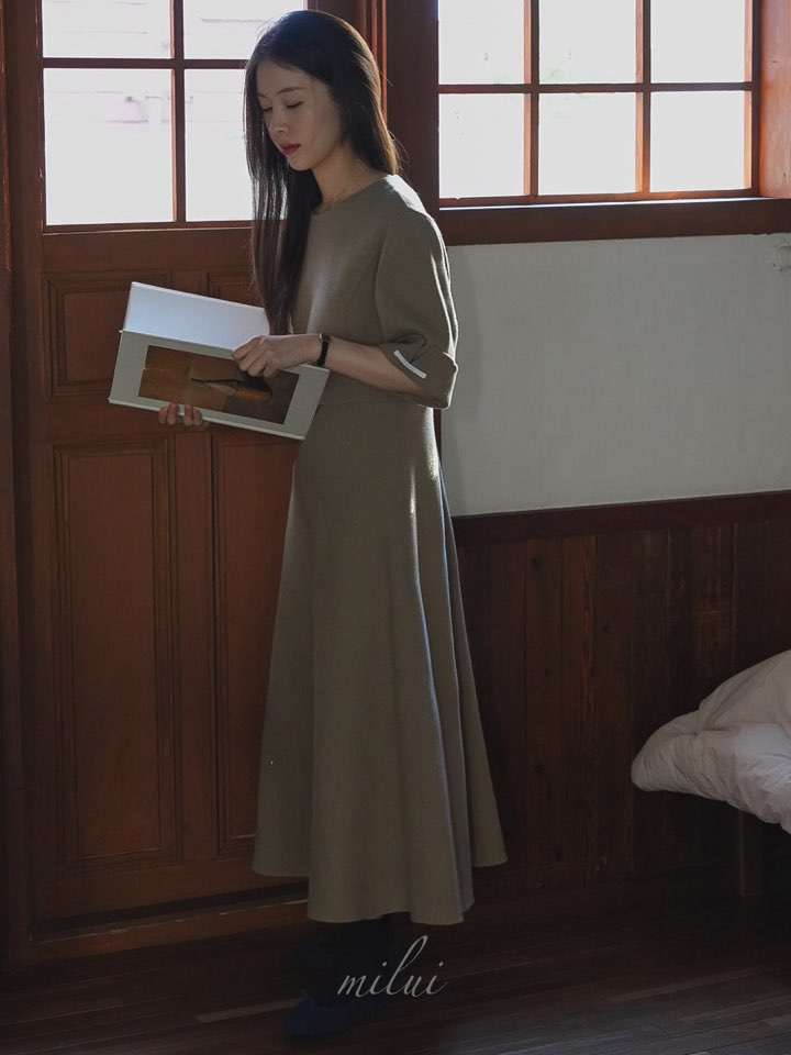 MILUI東大門㊣代購女裝新品時尚休閑人氣推薦25秋冬真品連衣裙MILUI連衣裙
