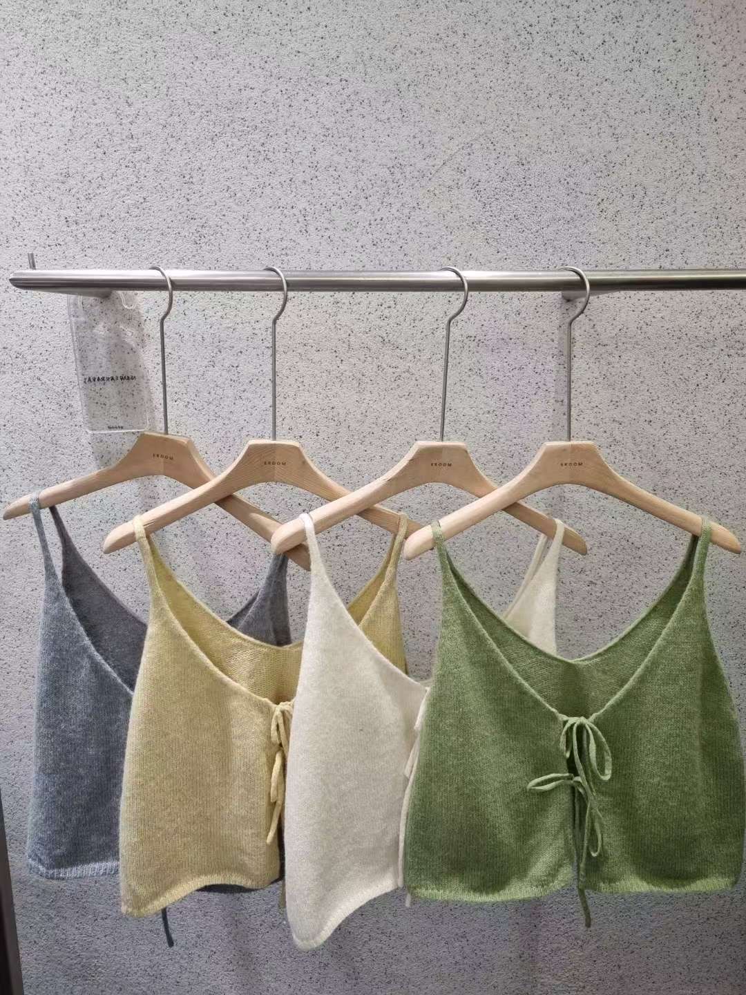 EROOM韓國代購㊣女士新款職業推薦時尚休閑吊帶背心不含內搭EROOM吊帶/背心圖色3左三色