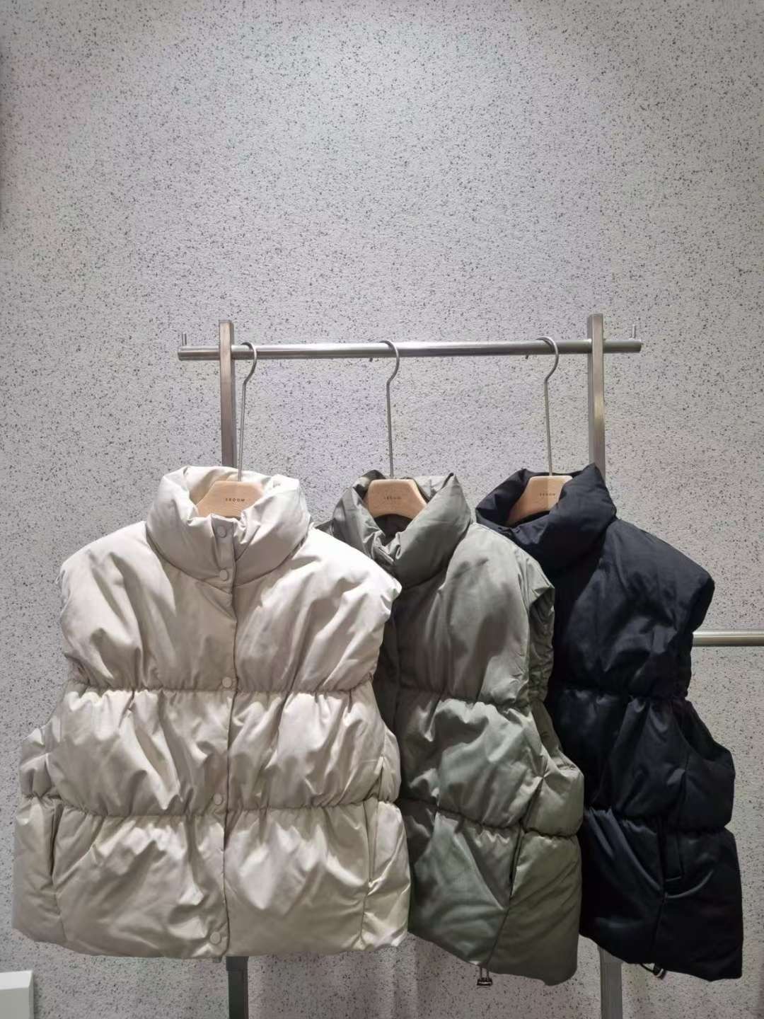 EROOM東大門㊣代購女裝新品時尚人氣熱賣推薦25秋冬真品馬甲EROOM馬甲圖色3左三色