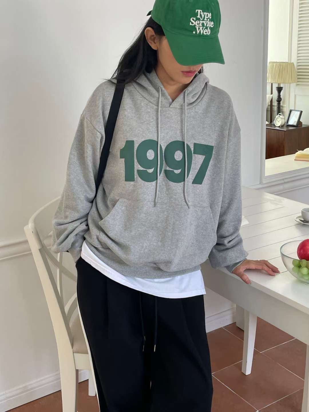 EROOM韓國直郵㊣女士新品熱賣人氣推薦時尚休閑真品衛衣兜帽EROOM衛衣