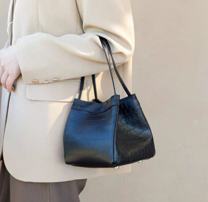 TROUVAILLE韓國代購㊣女士新款休閑時尚推薦手拿包腋下包牛皮TROUVAILLE手拿包/腋下包