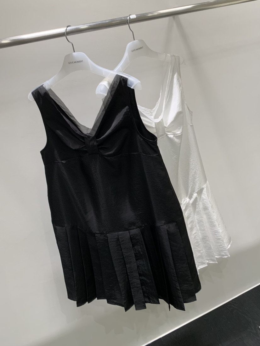 LOVE MOMENT東大門㊣代購女士新品真品人氣時尚職業連衣裙LOVE MOMENT連衣裙