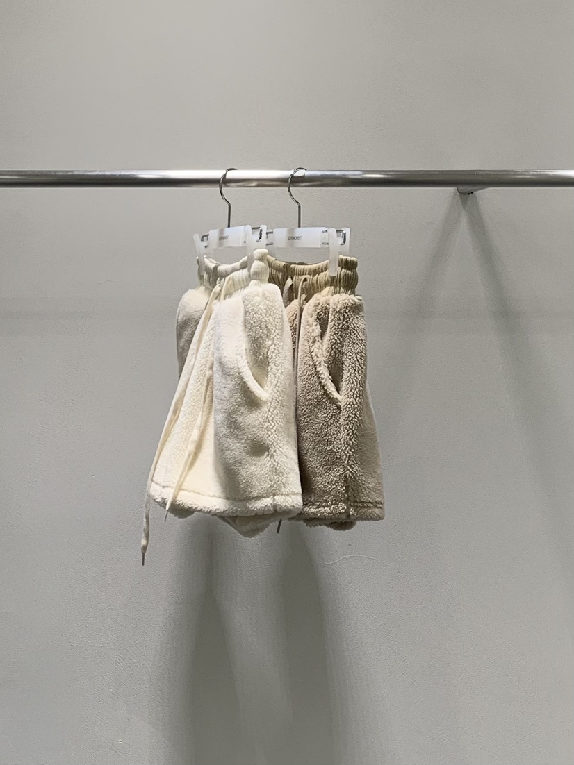 LOVE MOMENT韓國直郵㊣女士新款推薦職業休閑25秋冬短褲羊毛LOVE MOMENT短褲