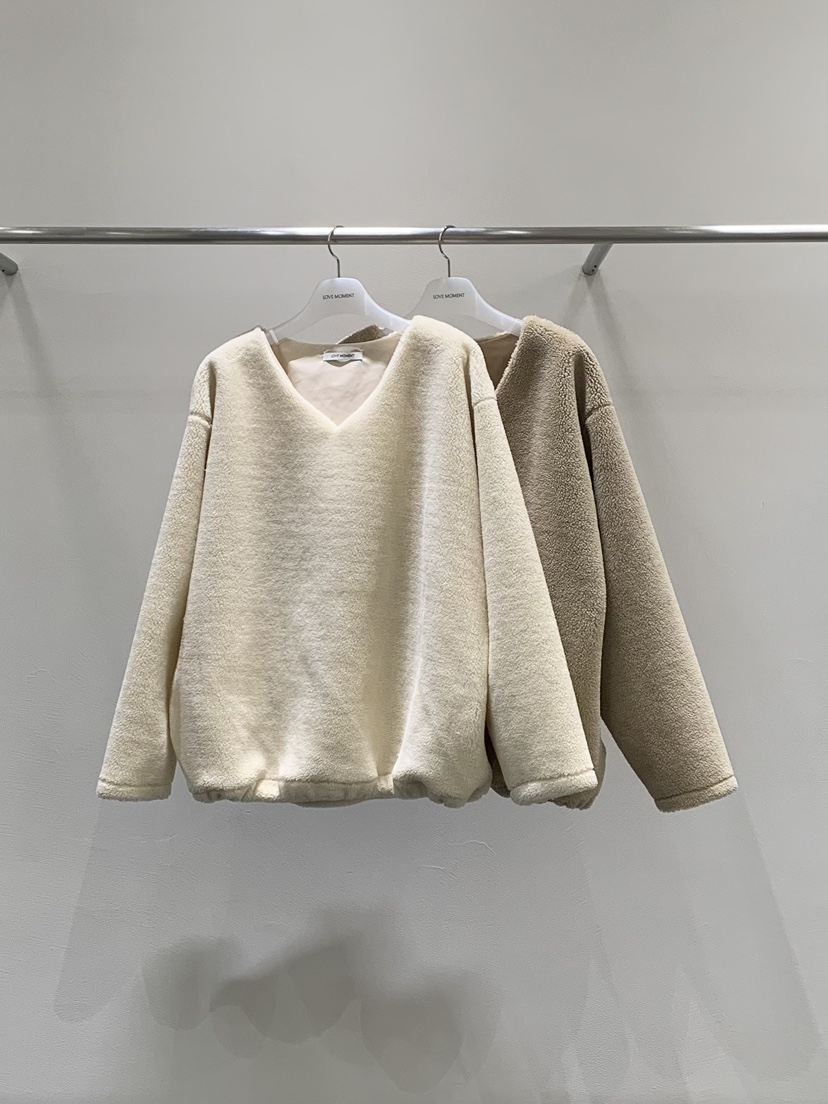 LOVE MOMENT東大門㊣直郵女士新品休閑職業人氣衛衣V領羊毛LOVE MOMENT衛衣