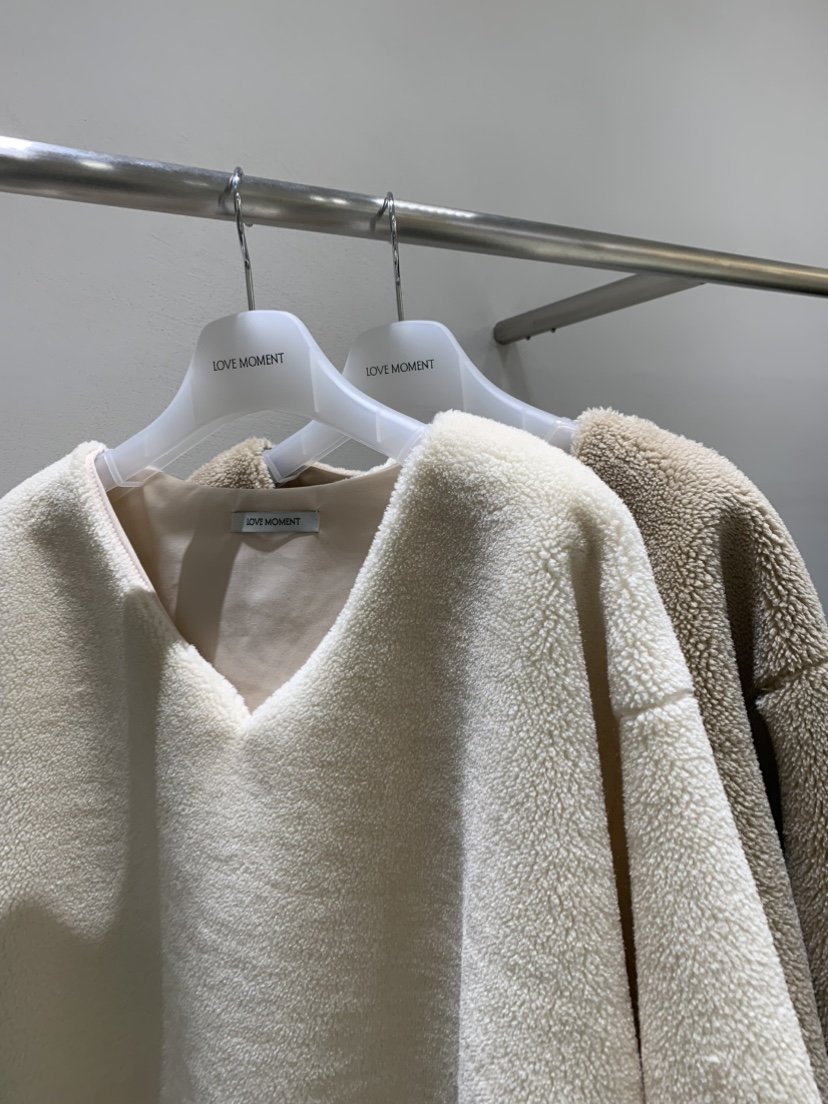 LOVE MOMENT東大門㊣直郵女士新品休閑職業人氣衛衣V領羊毛LOVE MOMENT衛衣