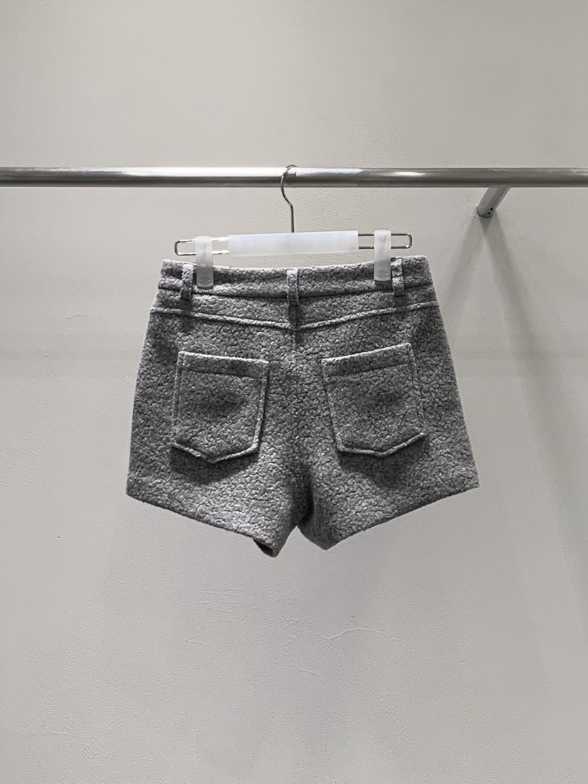 LOVE MOMENT東大門㊣代購女士新款時尚推薦人氣25秋冬短褲羊毛LOVE MOMENT短褲