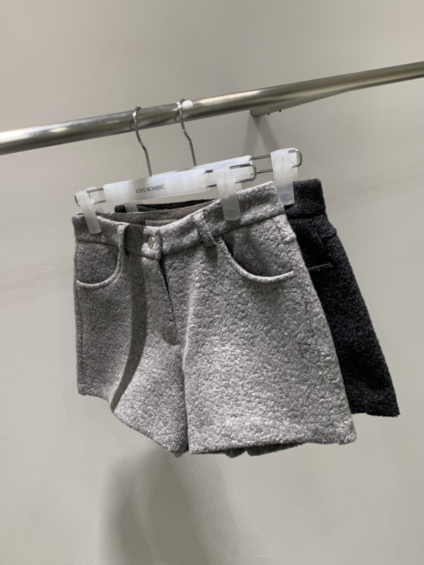 LOVE MOMENT東大門㊣代購女士新款時尚推薦人氣25秋冬短褲羊毛LOVE MOMENT短褲