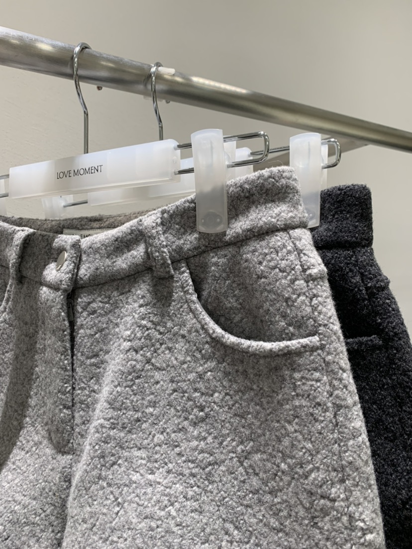 LOVE MOMENT東大門㊣代購女士新款時尚推薦人氣25秋冬短褲羊毛LOVE MOMENT短褲