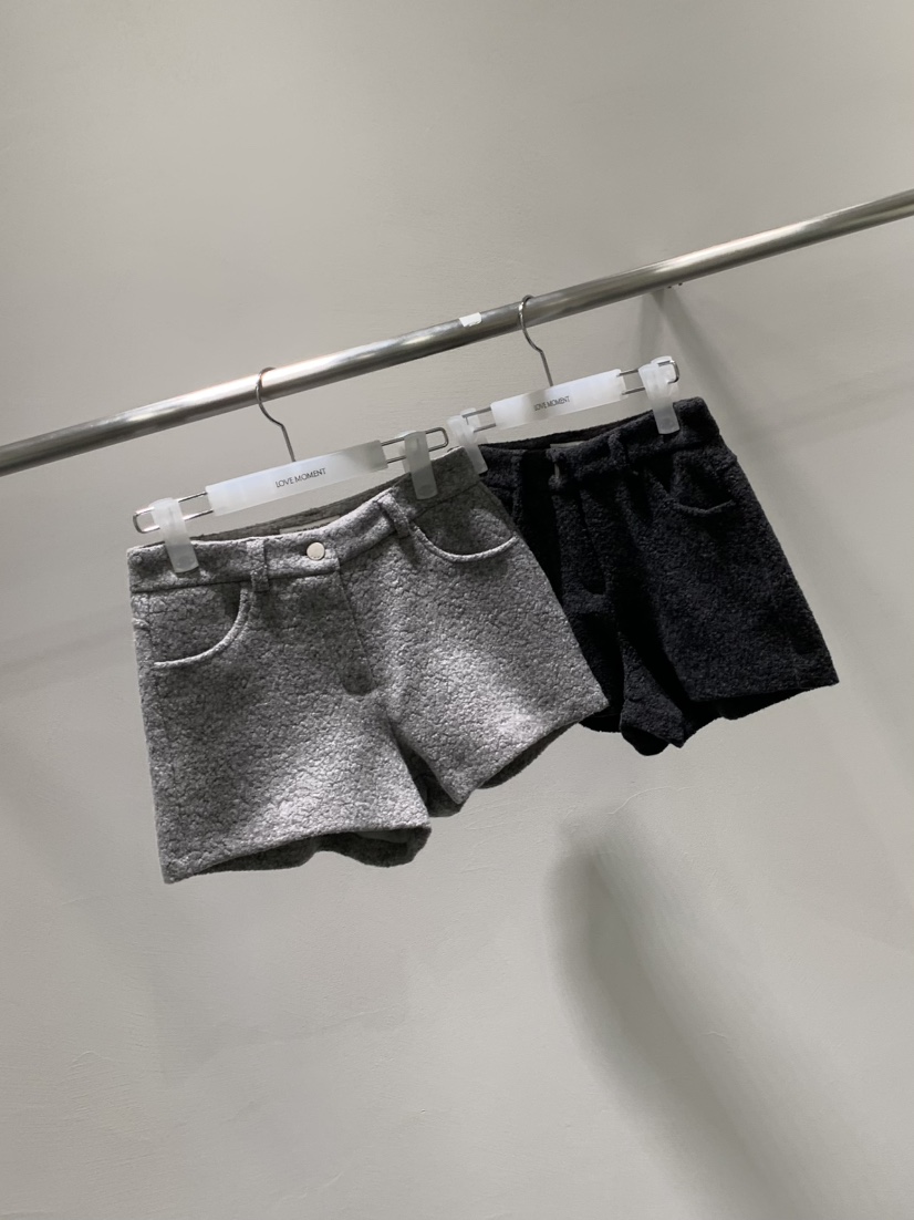 LOVE MOMENT東大門㊣代購女士新款時尚推薦人氣25秋冬短褲羊毛LOVE MOMENT短褲