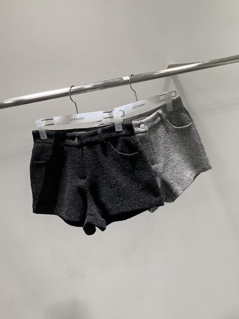 LOVE MOMENT東大門㊣代購女士新款時尚推薦人氣25秋冬短褲羊毛LOVE MOMENT短褲