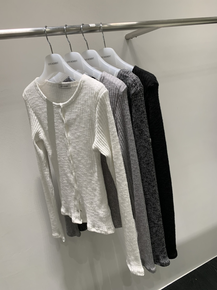 LOVE MOMENT韓國直郵㊣女裝新品熱賣25秋冬休閑時尚長袖T恤LOVE MOMENT長袖T恤