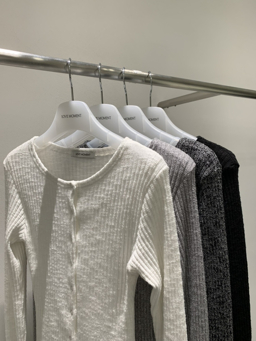 LOVE MOMENT韓國直郵㊣女裝新品熱賣25秋冬休閑時尚長袖T恤LOVE MOMENT長袖T恤