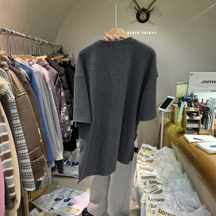 BLACKFRIDAY東大門㊣代購女士新款時尚熱賣推薦人氣25秋冬T恤BLACK FRIDAYT恤