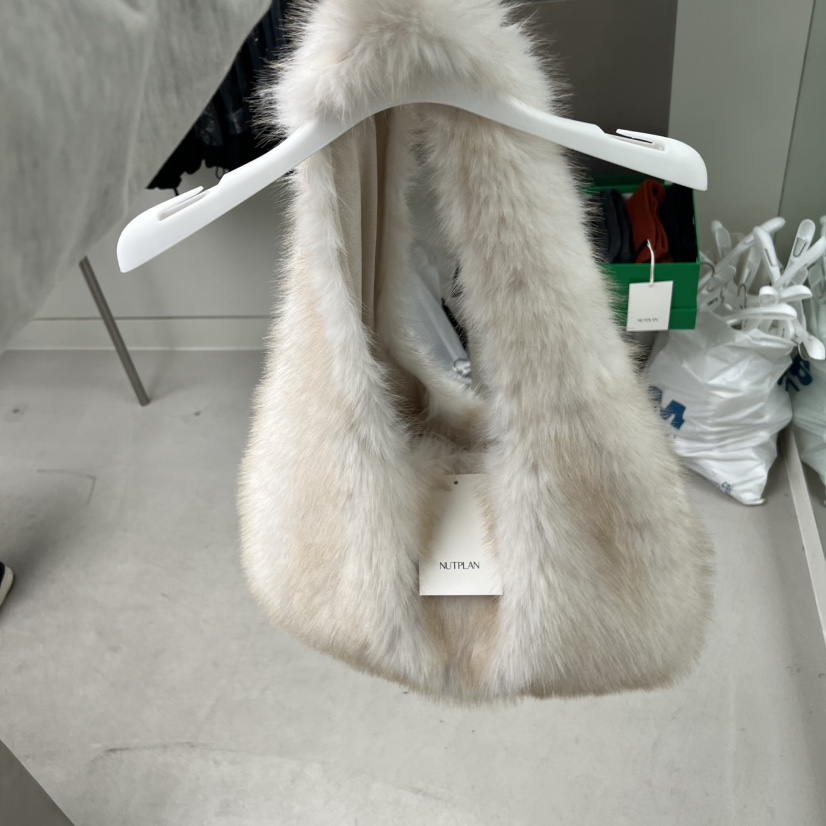 NUTPLAN韓國代購㊣女裝新款職業推薦熱賣人氣單肩斜跨包毛皮NUTPLAN單肩/斜跨包