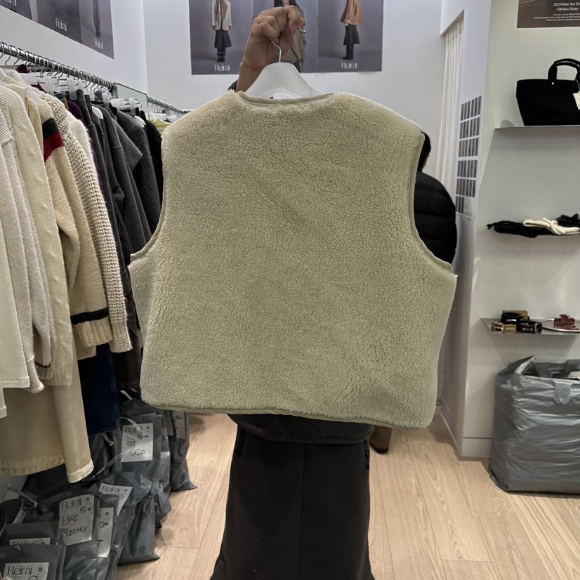 REIRAI東大門㊣實拍女士新款人氣時尚熱賣馬甲里外穿毛皮雙面Reirai馬甲