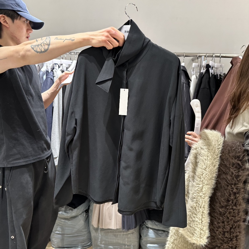 FAVOR-P韓國代購㊣女裝新品熱賣人氣25秋冬真品襯衫蕾絲衫FAVOR-P襯衫/蕾絲衫圖色3