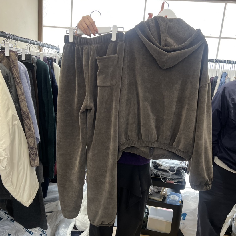 FLAT東大門㊣代購女裝新款職業休閑時尚套裝天鵝絨加絨套裝FLAT套裝